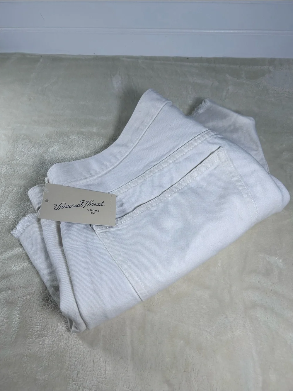 NWT Sz 14 - White 90s Baggy Denim Jean Shorts - Mid Rise Frayed Universal Thread